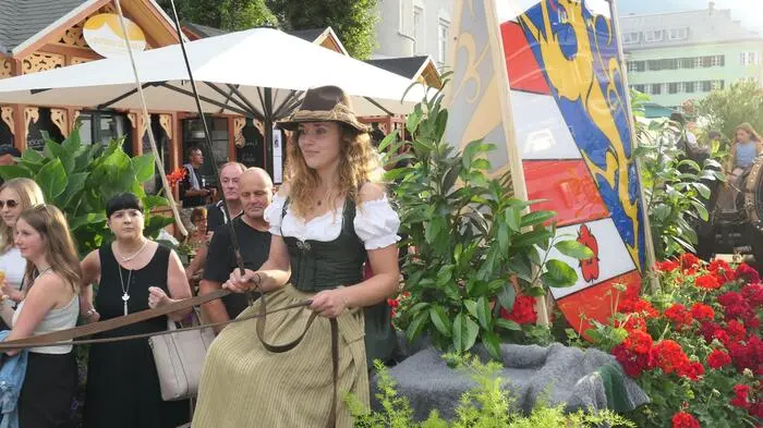 Pferdegespanne kündigten den Beginn des Festes an