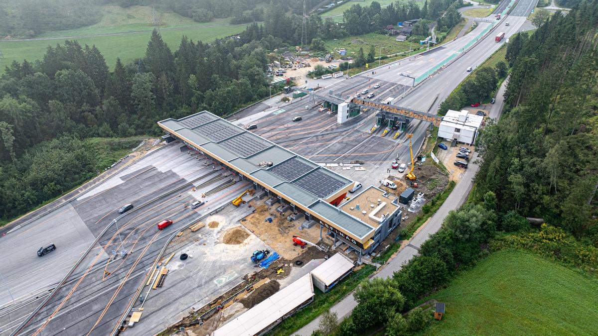 Die Mautstelle Gleinalm soll bis 30. September umgebaut sein, dann wird die Zwischenlösung zurückgebaut