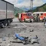 Auto prallte frontal gegen Lkw: 18-Jähriger starb