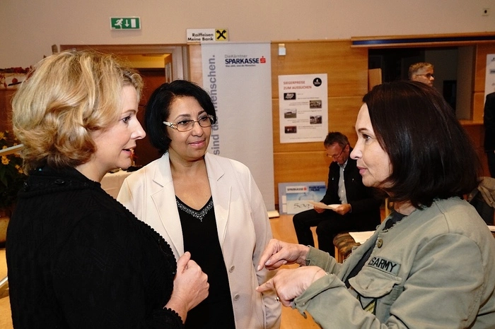 Die Jurymitglieder diskutieren über das Ergebnis