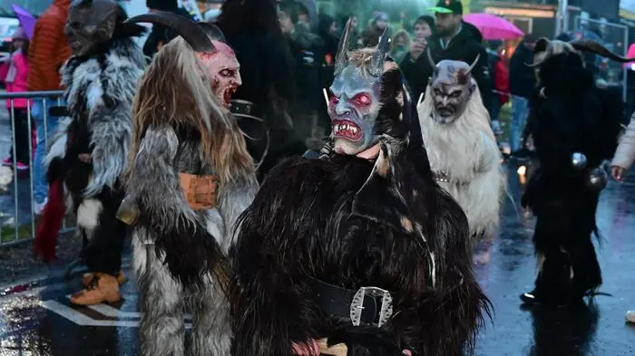 Viel los war beim Krampuslauf am 1. Dezember bei der Ringrast in Spielberg.