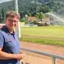 Andreas Albrecher, Leiter des Bärnbacher Bauhofes, am Sportplatz des ATUS Bärnbach