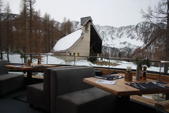 Die Glasdecke des Restaurants lässt sich zur Gänze öffnen