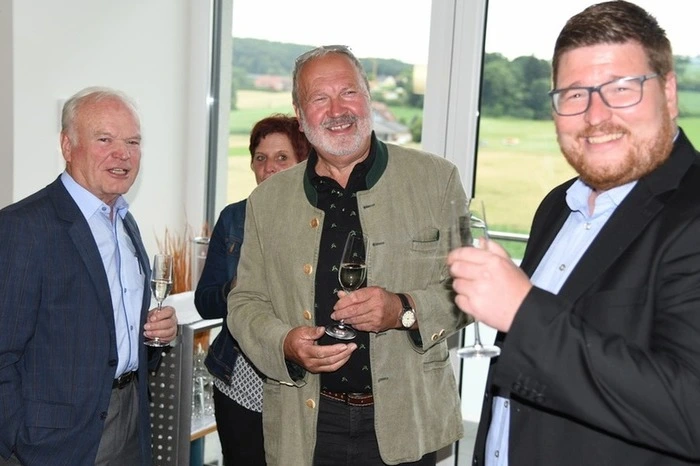 Im Rahmen der Jubiläums-Generalversammlung wurde auch die neue Festschrift präsentiert.