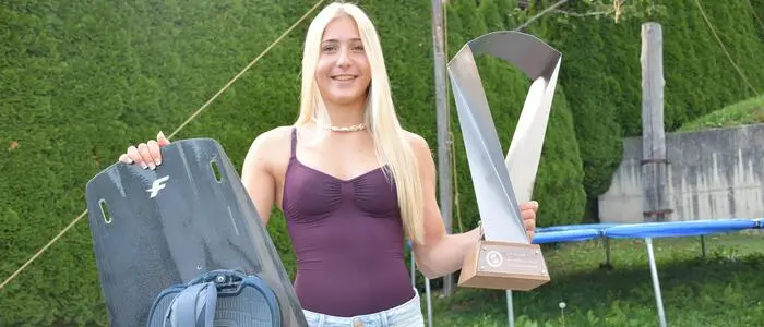 Kailani Friedrich ist die Senkrechtstarterin im Kiteboarden. Daheim in Pusarnitz trainiert sie ihre Flips mit einer Spezialvorrichtung am Trampolin