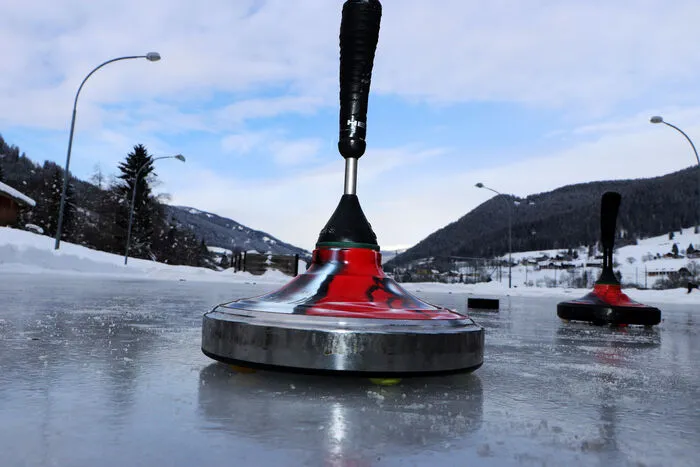 16 Moarschaften waren beim 23. Obergurktaler Eisstockturnier am Eislaufplatz in Gnesau dabei!