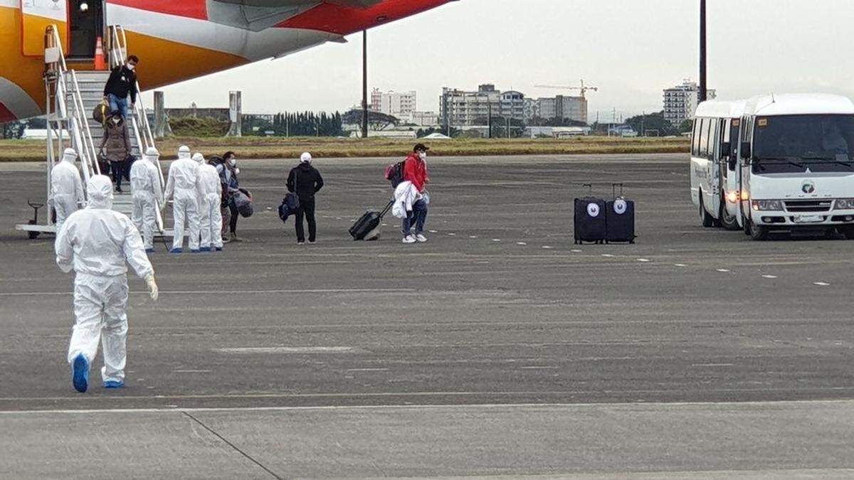 Sechs Österreicher wurden mit einem Charterflugzeug aus Wuhan nach Großbritannien gebracht, am Sonntag ging es weiter nach Berlin und Wien