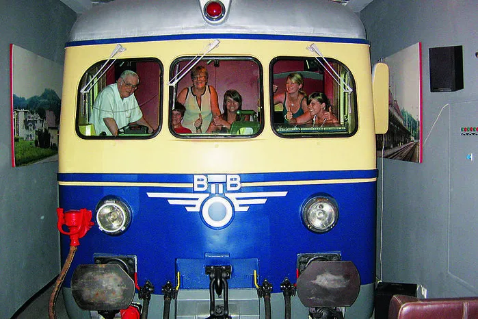 Mehrere Themen werden im Museum St. Veit präsentiert,eines davon ist die Eisenbahn – Fahrsimulator inklusive.Infos. Hauptplatz 29, St. Veit. Telefon (0 42 12) 55 55 64. Im Sommer täglich von 9 bis 18 Uhr geöffnet. Eintritt: Erwachsene 7 Euro, Kinder von 6 bis 14 Jahren 3,50 Euro, Kinder unter 6 Eintritt frei.