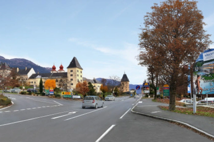 Immer wieder kommt es kritischen Situationen in diesem Bereich, da hier Fußgänger, Bus-Touristen, Badegäste, Radfahrer und motorierte Verkehrsteilnehmer aufeinander prallen.