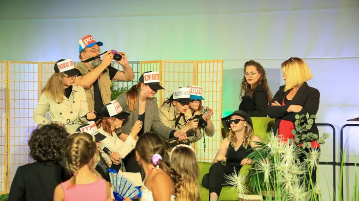 Mit donnerndem Applaus und Standing Ovations ist am Samstagabend die Premiere der alljährlichen Abschlussshow der Musicalakademie Fohnsdorf gefeiert worden.
