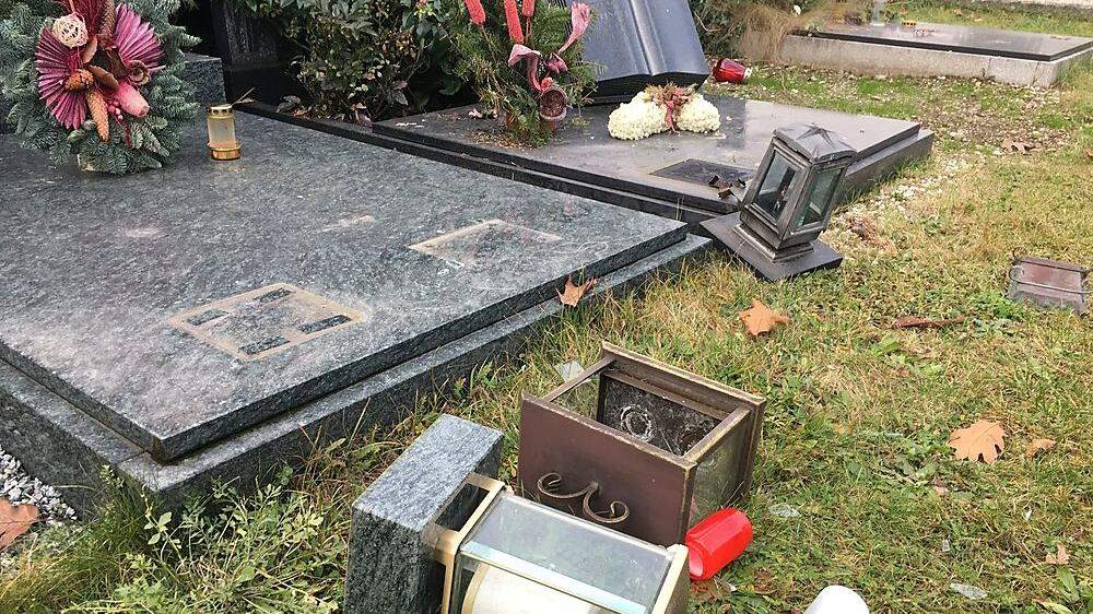 Dutzende Gräber wurden von der Frau schwer beschädigt