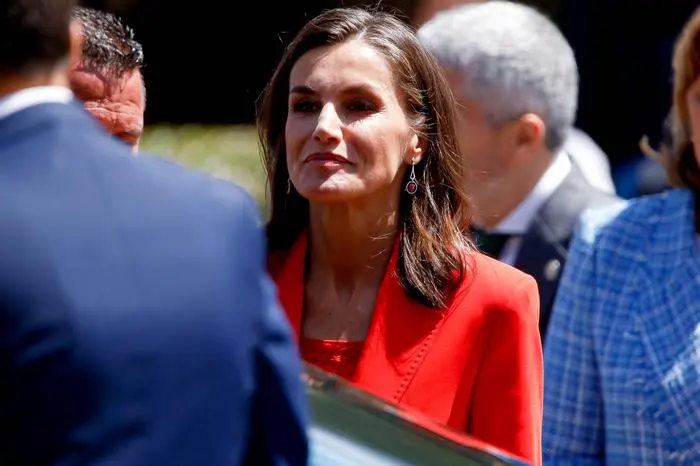 Royals Attend Armed Forces Day Parade - Spain Queen Letizia and King Felipe of Spain attend the National Army day 2024 parade on May 25, 2024 in Oviedo, Spain. Photo by Archie Andrews/ABACAPRESS.COM Oviedo Spain PUBLICATIONxNOTxINxFRAxESPxUKxUSAxBELxPOL Copyright: xAndrewsxArchie/ABACAx