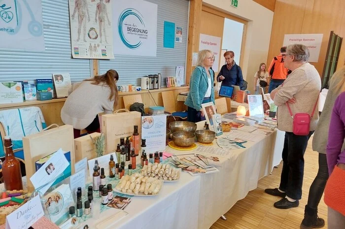 Rund 30 Aussteller zeigten ihre Produkte und informierten über Gesundheitsthemen. Beteiligt haben sich unter anderen das LKH Stolzalpe, das Rote Kreuz samt dem Besuchs- und Begleitdienst und die Apotheke Murau.