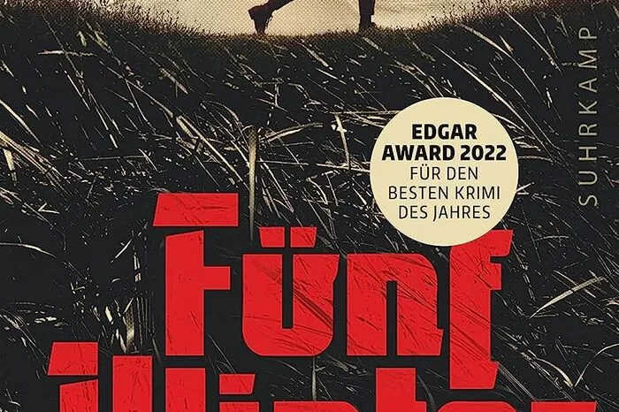 Gesamtpaket: Man sollte nicht Thriller zu diesem Epos sagen. „Fünf Winter“ von James Kestrel, beginnend im Jahr 1941, ist ein All-inclusive-Paket. Enthalten darin: Zeit- und Kriegsgeschichte, eine Mörderjagd, eine Odyssee von Hawaii bis Japan, ein Liebesdrama. Höchst spannend. (Empfehlung von Werner Krause)James Kestrel. Fünf Winter. Suhrkamp, 498 Seiten, 20,50 Euro.