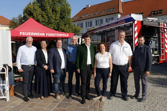 Die Eröffnung nahmen Projektleiterin Karin Strempfl und Bürgermeister Franz Jost vor.