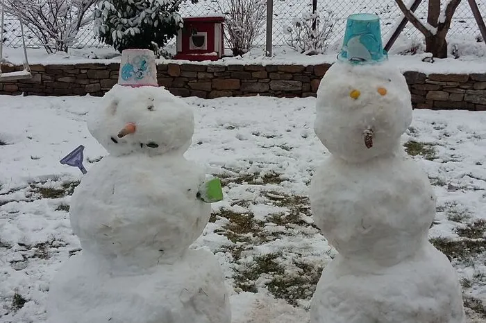 Familie Fink aus Sebersdorf hat Schneemänner gebaut