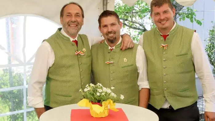 Optimale Kirchtagsstimmung war am Wochenende im kleinen Örtchen Projern nahe dem Hörzendorfer See angesagt. Grund war das 45-Jahr-Jubiläum der Landjugend (LJ) Beerenthal. Klar, dass da gleich an zwei Tagen groß gefeiert wurde. Gelungener Auftakt: Der Discoabend am Freitag mit DJ Eskay. 
