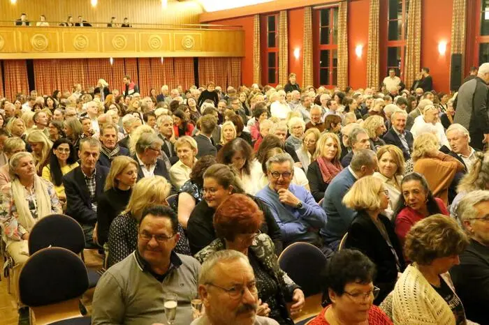 Nicht aus dem Lachen heraus kamen rund zwei Stunden lang unter anderem Flex Althofen-Geschäftsführer Martin Reiner, Architekt Helmut Rainer-Marinello, Werbeprofi Karlheinz Thaller, Fleischermeister Alfred Pfandl, Steuerberater Gerhard Kampitsch sowie Bürgermeister Martin Kulmer und Bezirkshauptfrau Claudia Egger. 