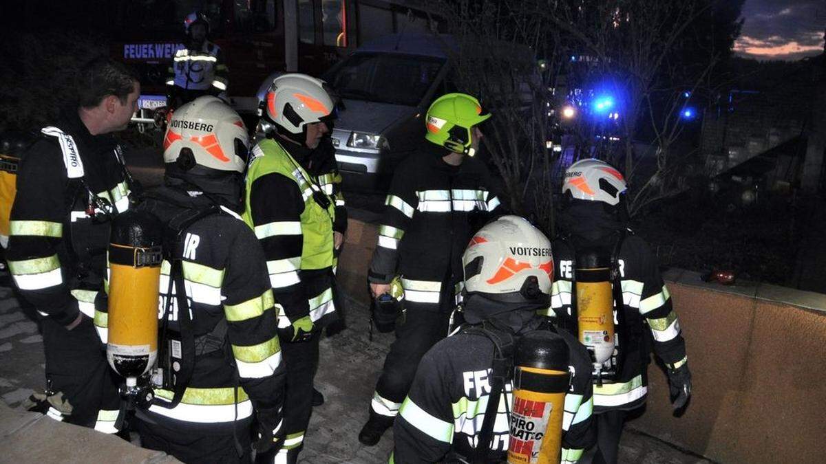 25 Einsatzkräfte der Feuerwehren Krems und Voitsberg waren im Einsatz