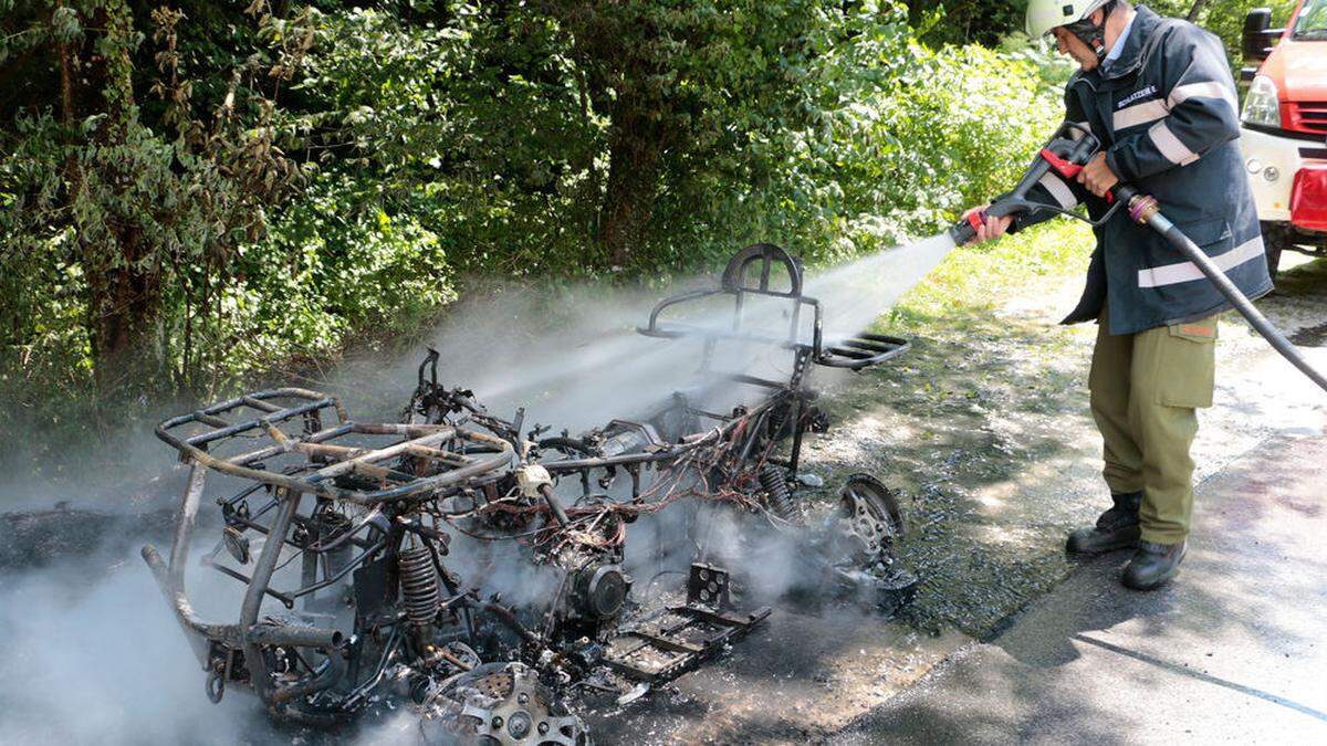 Das Quad brannte komplett aus