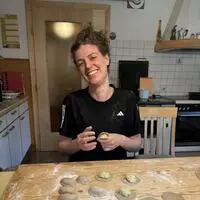 Franziska Gantschnig machte für das Schlipfkrapfenfest in Schlaiten 12.000 Schlipfkrapfen
