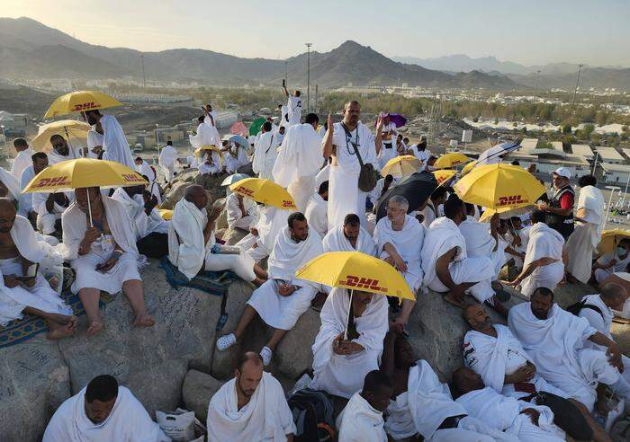 July 8, 2022, Mecca, Mecca, Saudi Arabia: Muslim pilgrims pray on Mount Arafat, as Jabal al-Rahma near Mecca, as they ta