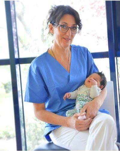 Hebamme Ursula Moser begleitet Schwangere seit 34 Jahren im Krankenhaus der Barmherzigen Brüder St. Veit/Glan vor, während und nach einer Geburt 