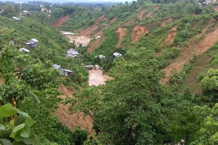 Meteorologen zufolge war in der Region bis Freitag mit weiteren schweren Niederschlägen zu rechnen.