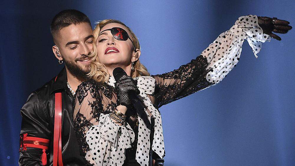 Madonna, hier gemeinsam mit Maluma bei einer Performances ihres neuen Songs  &quot;Medellin&quot;
