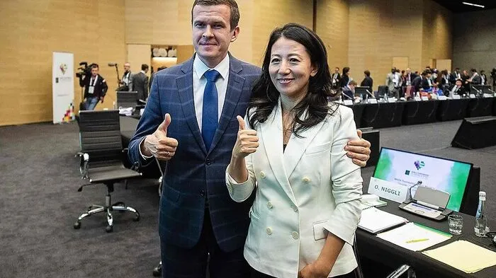 WADA-Chef Witold Banka mit Vizepräsidentin Yang Yang