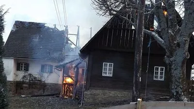 Das Feuer war auf der Terrasse ausgebrochen