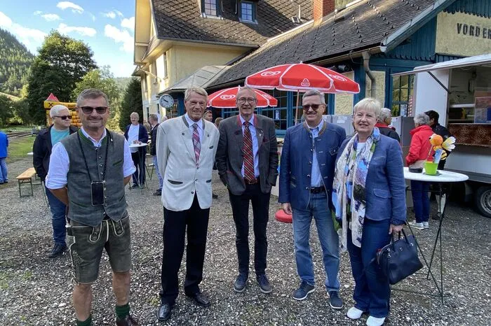 Vizebürgermeister Markus Pump (Eisenerz), Bgm. i. R. Günter Speer (Verein Steirische Eisenstraße), Bgm. Walter Hubner (Vordernberg), Josef Pappenreiter (Bergdirektor VA Erzberg) mit Ehefrau