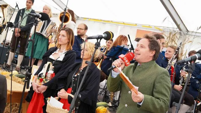 Am Sonntag wurde um 11 Uhr das ORF-Radio Kärnten Frühschoppen live vom Kolomonimarkt übertragen.