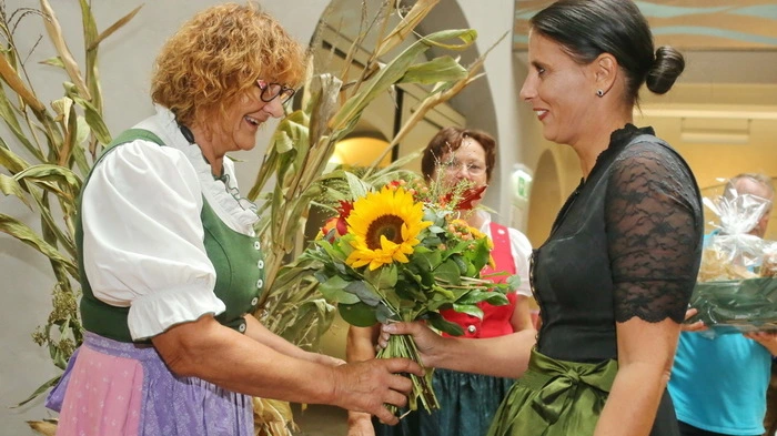 Die Organisatorinnen Elisabeth Messner und Urška Šoštar.