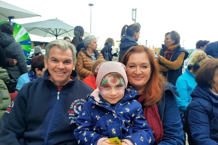 Zwölf Models und vier Kindermodels präsentierten dabei die aktuellen Wintermodetrends.
