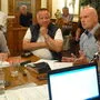 Claudio Cocca (2.v.li.) erklärte dem Gemeinderat sein Vorhaben