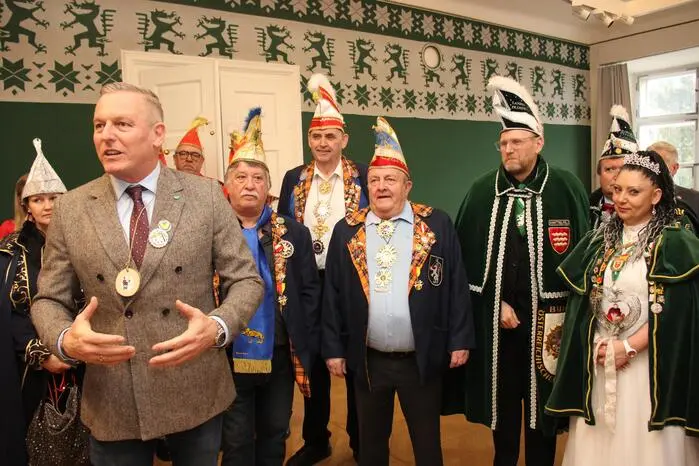 Dabei bedankte sich Kunasek beim Landespräsidenten Mario Krenn (2.v.r.) und seinen Stellvertretern Karl Christandl (3.v.r) und Kurt Peter Jermann im Namen der Landesregierung.