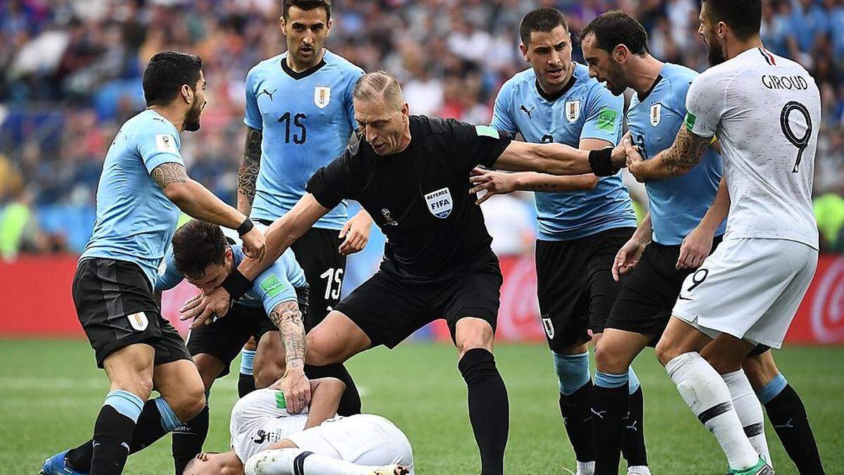 Nestor Pitana, hier im Viertelfinale zwischen Frankreich und Uruguay