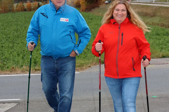 Auch Bürgermeister Wolfgang Grilz mit Gattin Viktoria Grilz ging mit. 