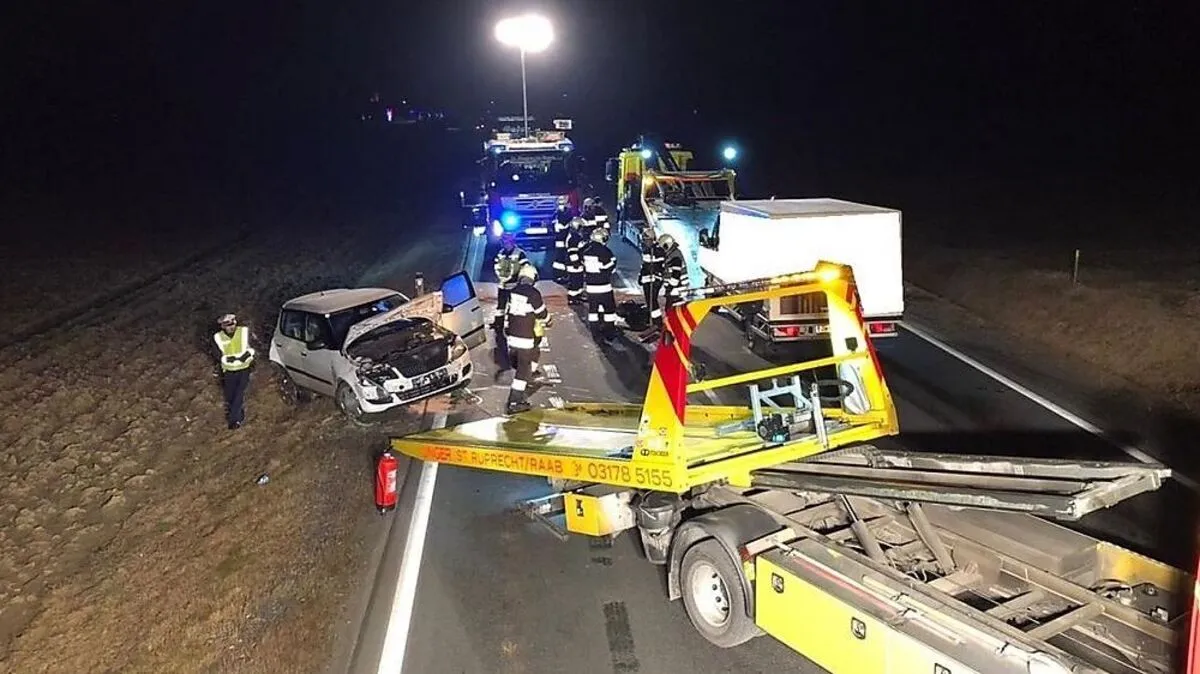 Durch die Wucht wurde das Fahrzeug wegkatapultiert und landete auf der Gegenfahrspur