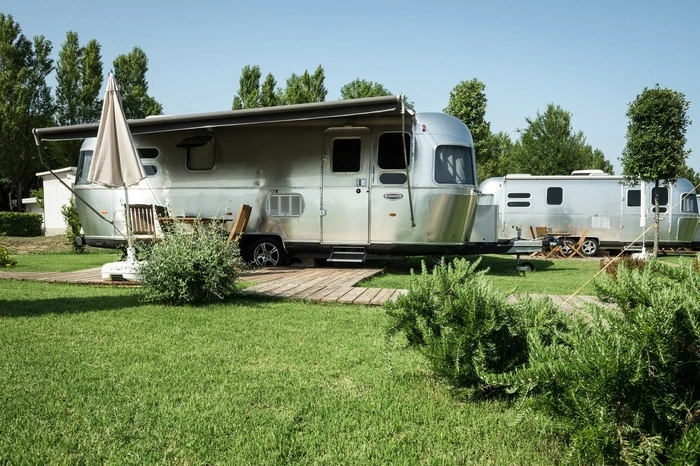 Airstreams auf Camping Ca'Savio.Komfortabel und vor allem stilsicher sind die Airstreams auf Camping Ca'Savio.