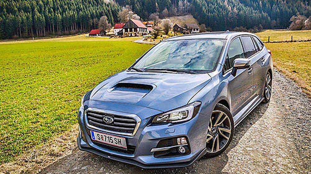 Die Lufthutze auf der Haube beschwört den Geist der Rallye-Subarus