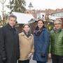 Die Geschäftsführer der Energie Graz, Boris Papousek und Werner Ressi, mit Bürgermeisterin Elke Kahr und Nora Tödtling-Musenbichler, Direktorin der Caritas Steiermark