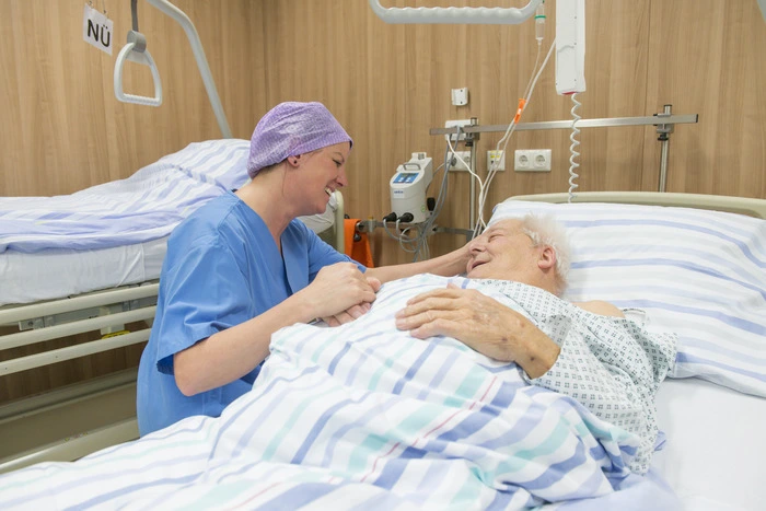 Pflegekräfte tragen große Verantwortung | Die Arbeit in der Pflege ist anspruchsvoll. Deswegen ist eine gute Work-Life-Balance, wie sie bei der KAGes möglich ist, umso wichtiger