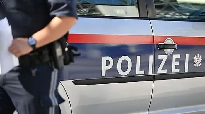Am 9. März verlor eine 68-jährige Pkw-Lenkerin in Leoben-Leitendorf vermutlich aufgrund eines Herzinfarkts die Herrschaft über ihr Fahrzeug und stieß gegen eine Hauswand.