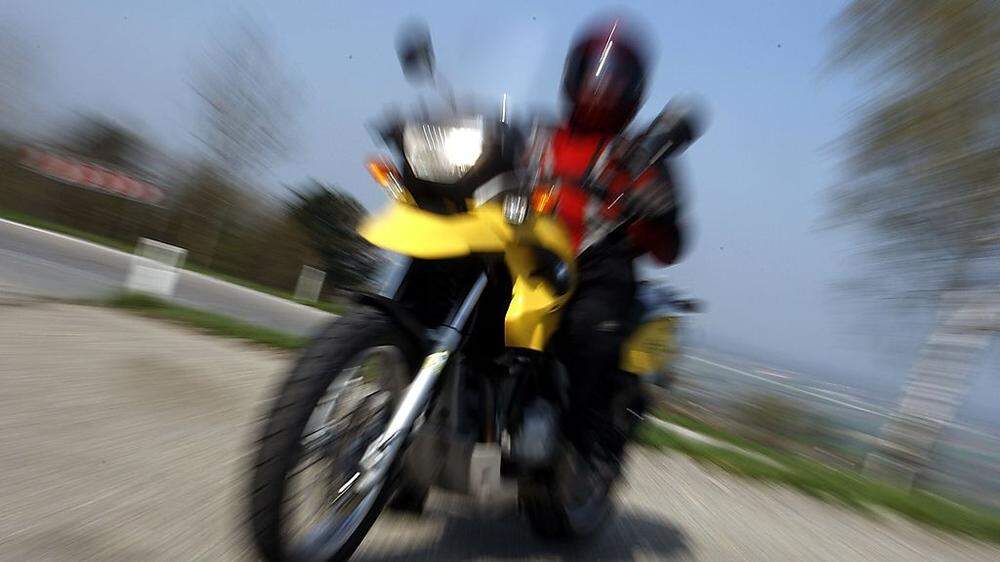 Wieder ein schwerer Unfall mit dem Motorrad (Sujet)