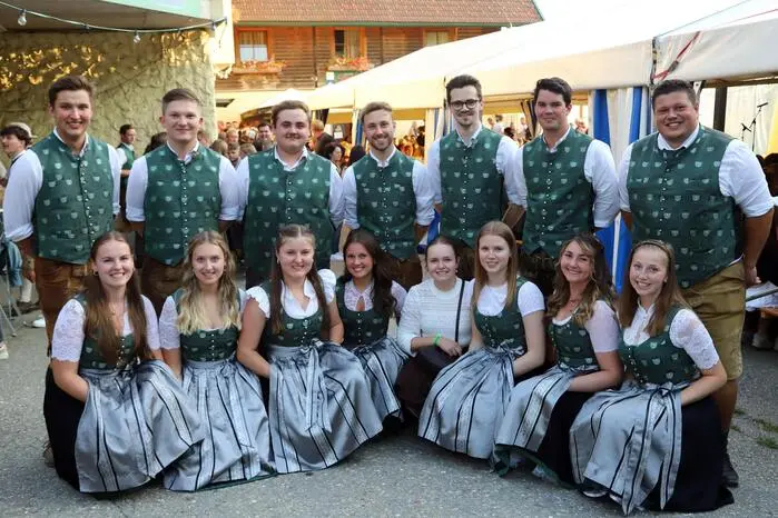 Eröffnet wurde der Dämmerschoppen mit einem Auftanz durch die „Landjugend Meiselding“ unter ihrem Obmann Florian Telsnig und Leiterin Verena Moser. 