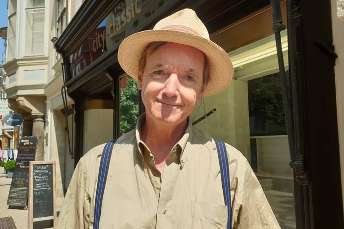 Richard Schiller, 50, Graz "Nein, die Regierung soll arbeiten. Im Mai wird dann eh schon gewählt, das ist früh genug."