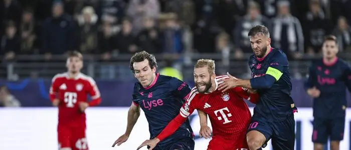 Konrad Laimer (Mitte) hatte in Stavanger seine lieben Probleme