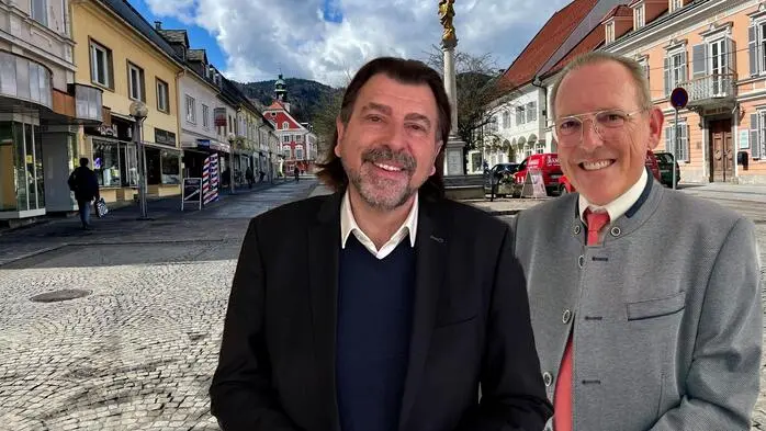 Das Bild zeigt den Hauptplatz von Deutschlandsberg mit Bürgermeister Josef Wallner und ÖVP-Spitze Gunther Riedlsperger | Bürgermeister Josef Wallner könnte für die SPÖ in Gunther Riedlsperger mit der ÖVP einen Partner für die Stadtführung gefunden haben